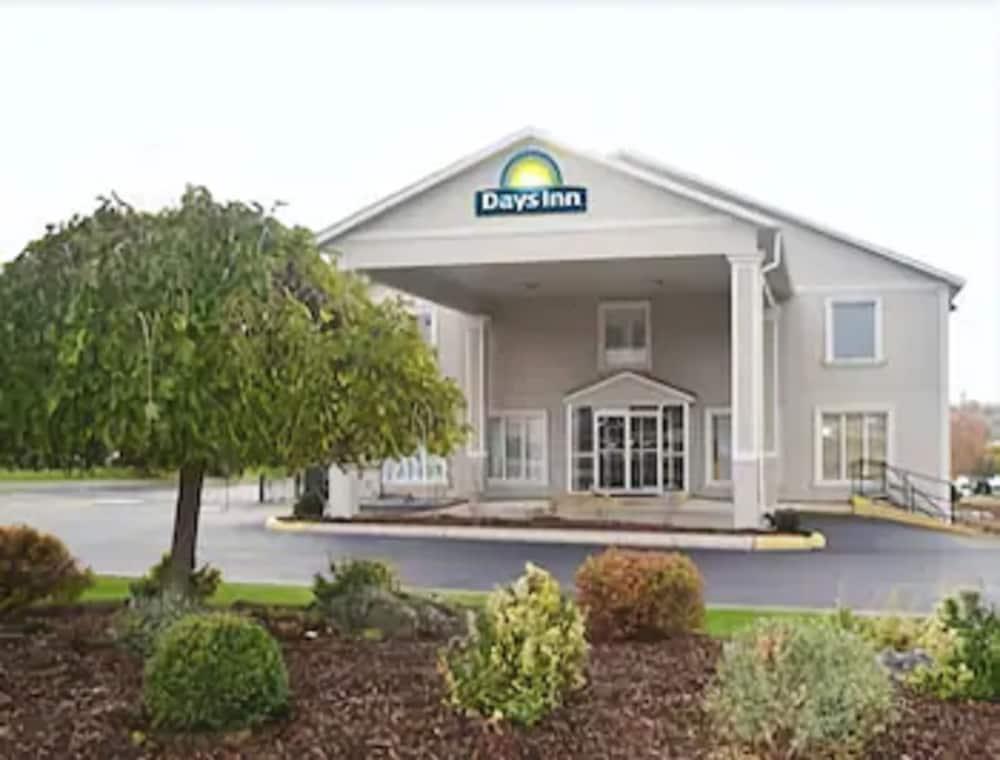 Days Inn By Wyndham Вудсток Экстерьер фото