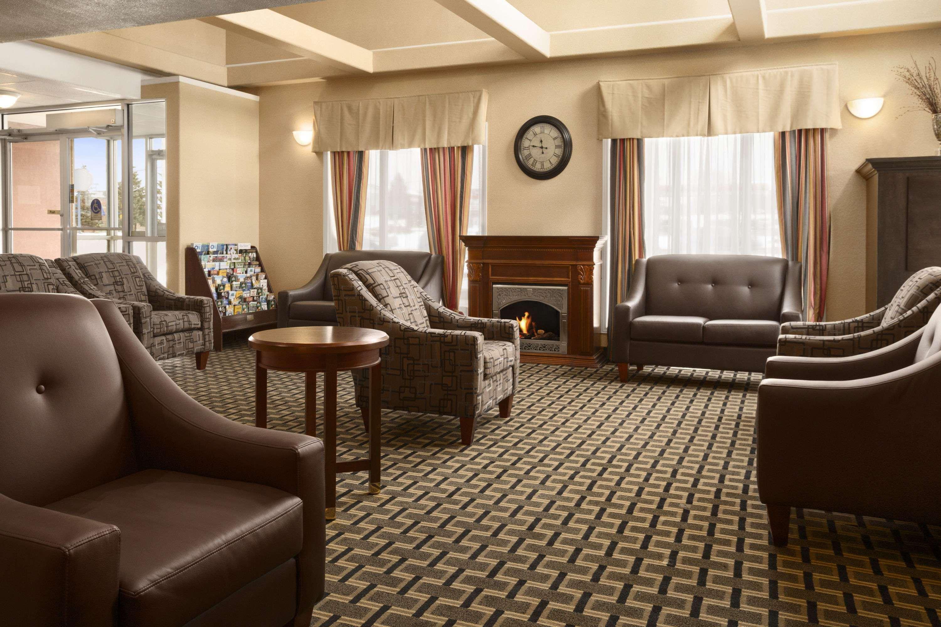 Days Inn By Wyndham Вудсток Экстерьер фото